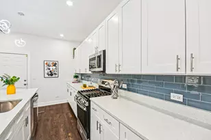 4447 W Van Buren St, Chicago, IL 60624 - Photo 9
