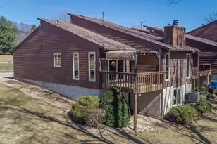 2917 Brookview Dr, Freeport, IL 61032 - Photo 5