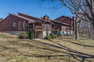 2917 Brookview Dr, Freeport, IL 61032 - Photo 3