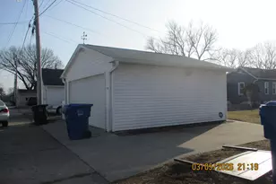 1412 13th St, Moline, IL 61265 - Photo 31