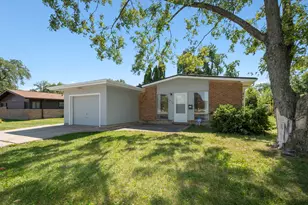 417 Lakewood Blvd, Park Forest, IL 60466 - Photo 1