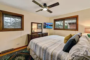 571 Dara James Rd, Des Plaines, IL 60016 - Photo 13