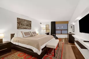 110 E Delaware Pl, Chicago, IL 60611 - Photo 15