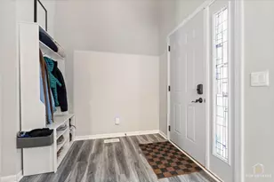 157 N Crooked Lake Ln, Lindenhurst, IL 60046 - Photo 9