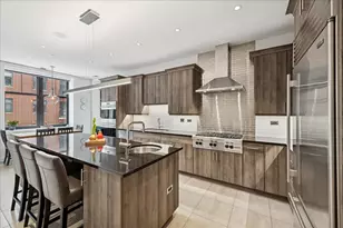 30 W Erie St, Chicago, IL 60654 - Photo 11