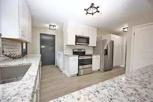 661 Sycamore Dr, Elk Grove Village, IL 60007 - Photo 11