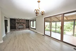 661 Sycamore Dr, Elk Grove Village, IL 60007 - Photo 3