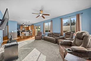 821 Glen Cove Ln, Pingree Grove, IL 60140 - Photo 9