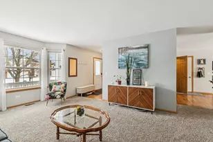 18224 W Old Pine Ct, Gurnee, IL 60031 - Photo 3