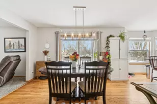 18224 W Old Pine Ct, Gurnee, IL 60031 - Photo 11