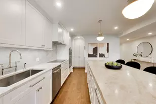 650 Winnetka Mews, Winnetka, IL 60093 - Photo 3