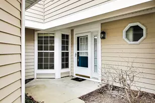 18 Whitman Dr, Schaumburg, IL 60173 - Photo 3