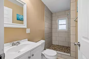 557 Howard Ave, Aurora, IL 60506 - Photo 11