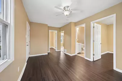 557 Howard Avenue, Aurora, IL 60506 - Photo 3