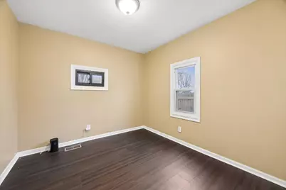 557 Howard Avenue, Aurora, IL 60506 - Photo 7