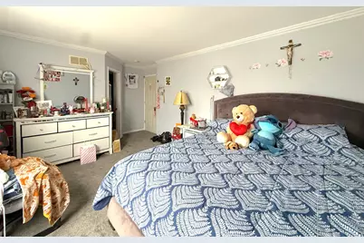 2020 Comanche Trail, Round Lake Beach, IL 60073 - Photo 11