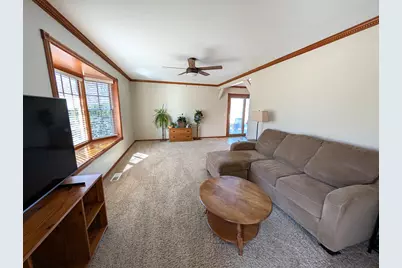 27 Winrock Road, Montgomery, IL 60538 - Photo 3