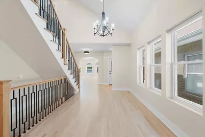 2416 W Morse Avenue, Chicago, IL 60645 - Photo 11