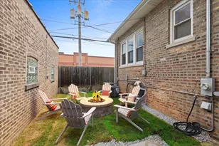 2416 W Morse Ave, Chicago, IL 60645 - Photo 25