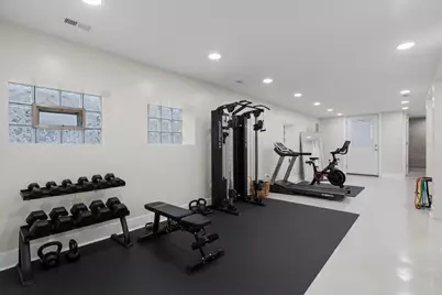 2416 W Morse Avenue, Chicago, IL 60645 - Photo 23