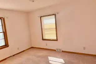 719 12th St, Peru, IL 61354 - Photo 5