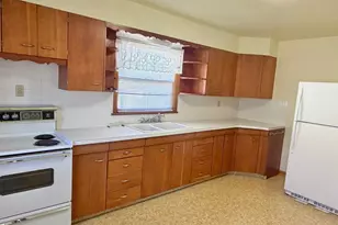 719 12th St, Peru, IL 61354 - Photo 3