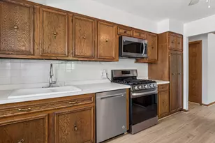 6702 Pershing Ct, Woodridge, IL 60517 - Photo 15