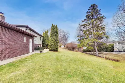 909 S Waverly Place, Mount Prospect, IL 60056 - Photo 23