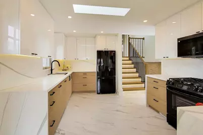 909 S Waverly Place, Mount Prospect, IL 60056 - Photo 3