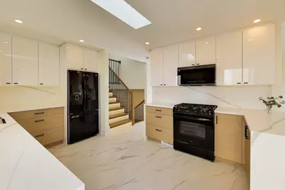 909 S Waverly Place, Mount Prospect, IL 60056 - Photo 5