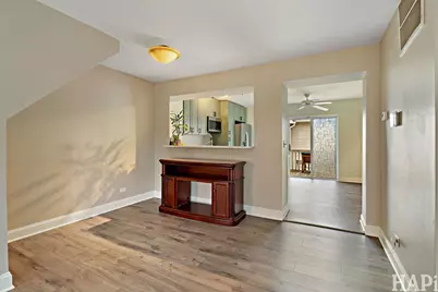 283 W Whispering Oaks Lane, Round Lake, IL 60073 - Photo 7