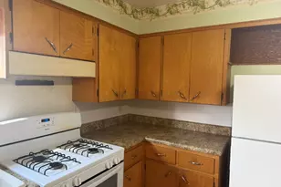 218 N Hickory St, Centralia, IL 62801 - Photo 17