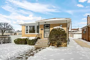 772 Memorial Dr, Calumet City, IL 60409 - Photo 3