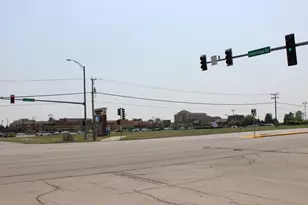 550 E Laraway Rd, New Lenox, IL 60451 - Photo 1