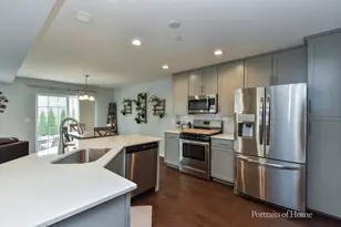 575 Bobby Ann Ct, Roselle, IL 60172 - Photo 7