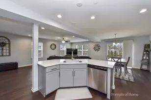 575 Bobby Ann Ct, Roselle, IL 60172 - Photo 9