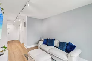 450 W Briar Pl, Chicago, IL 60657 - Photo 5