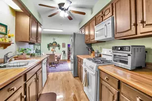 1102 E Ardyce Ln, Mount Prospect, IL 60056 - Photo 9