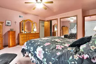 1102 E Ardyce Ln, Mount Prospect, IL 60056 - Photo 13