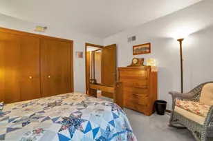 1102 E Ardyce Ln, Mount Prospect, IL 60056 - Photo 17