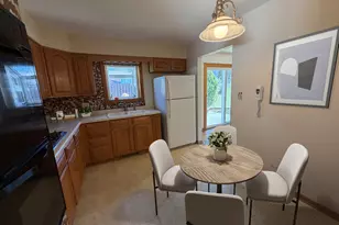 618 Crescent Dr, Downers Grove, IL 60516 - Photo 5