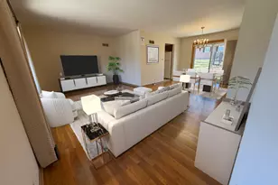 618 Crescent Dr, Downers Grove, IL 60516 - Photo 3