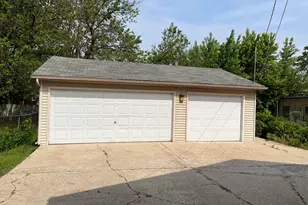 315 S Lake St, Aurora, IL 60506 - Photo 3