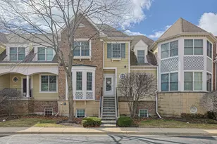 1909 Lynn Cir, Libertyville, IL 60048 - Photo 1