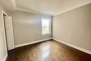 8035 S Essex Ave, Chicago, IL 60617 - Photo 3