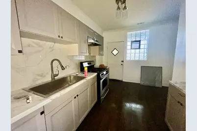 8035 S Essex Avenue, Chicago, IL 60617 - Photo 9