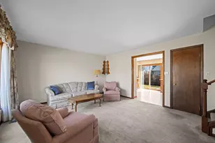 997 N Plum Grove Rd, Palatine, IL 60067 - Photo 3