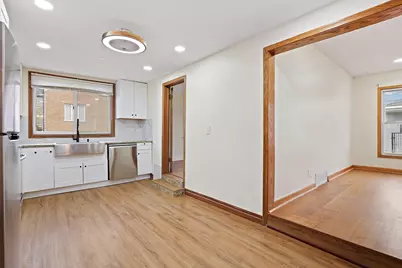 2821 W 102nd Street, Evergreen Park, IL 60805 - Photo 5