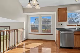 3585 Princeton Ave, Aurora, IL 60504 - Photo 7