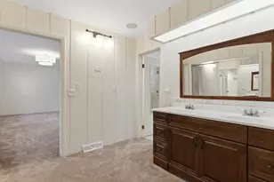 700 Broadway Ave, Crystal Lake, IL 60014 - Photo 21